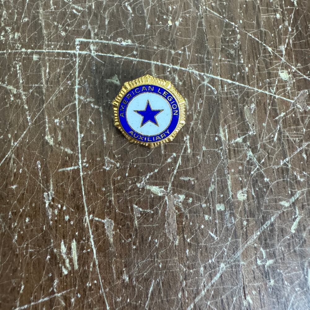 American‎ Legion Auxiliary Gold Tone Blue White Enamel Pin Brooch